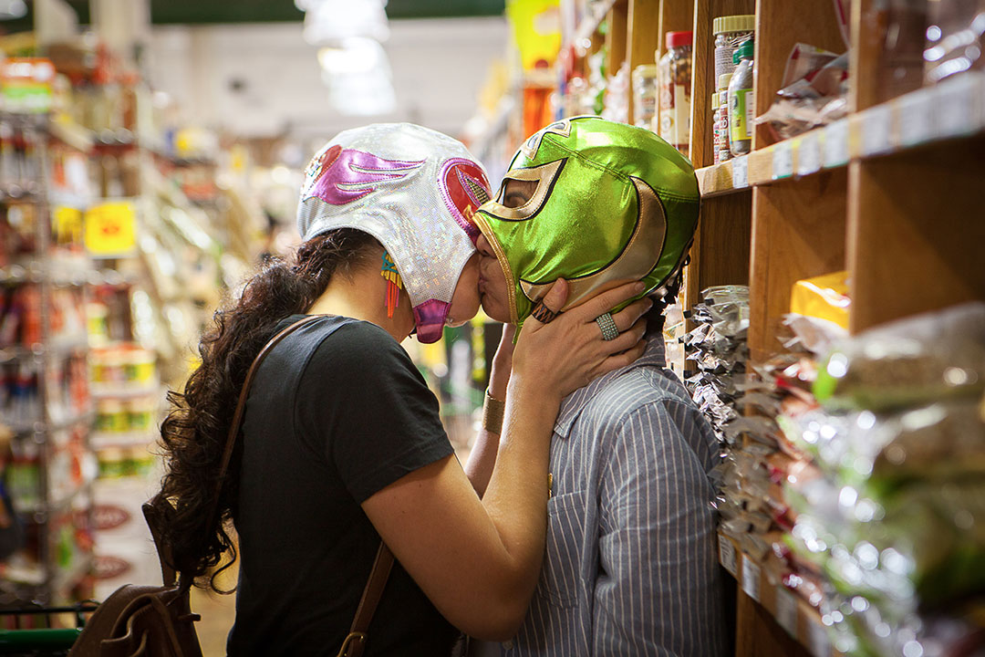 signaturemove_zaynab_and_alma_grocery_store_kiss.jpg